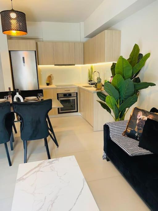 New 2Bd Aprt With Shared Rooftop Pool D3 Athen Eksteriør billede